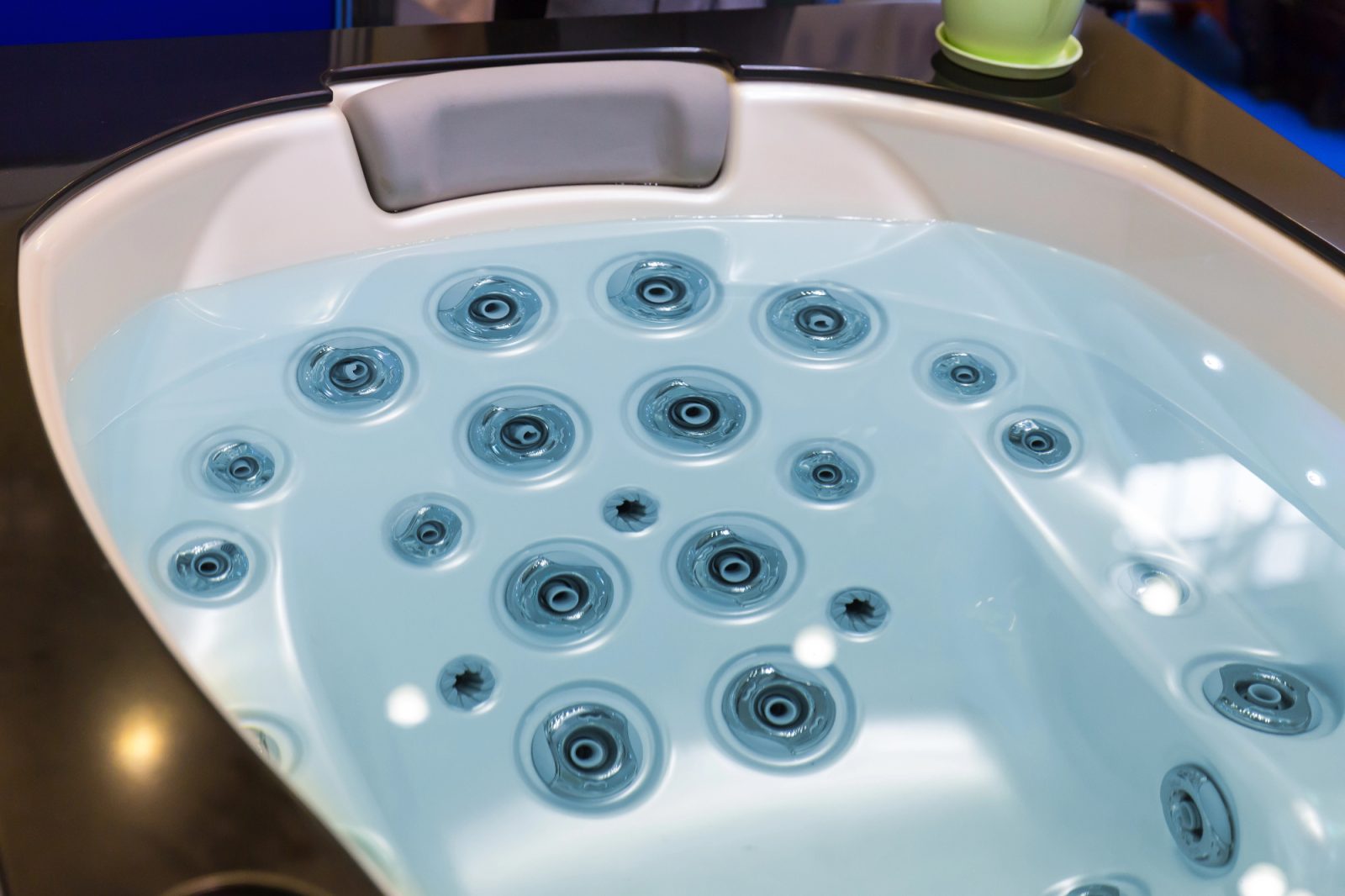 Danes so masažni bazeni pravi wellness tudi doma